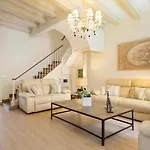 Spaces House-4 Bedrooms, 3 Bathrooms, Large Terrace,, Center-beach *