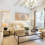 Spaces House-4 Bedrooms, 3 Bathrooms, Large Terrace,, Center-beach *