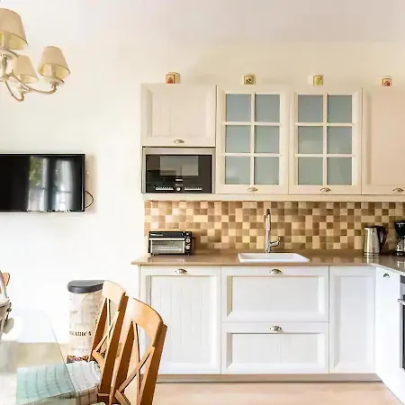 Vila Spaces House-4 Bedrooms, 3 Bathrooms, Large Terrace, Jacuzzi, Center-beach