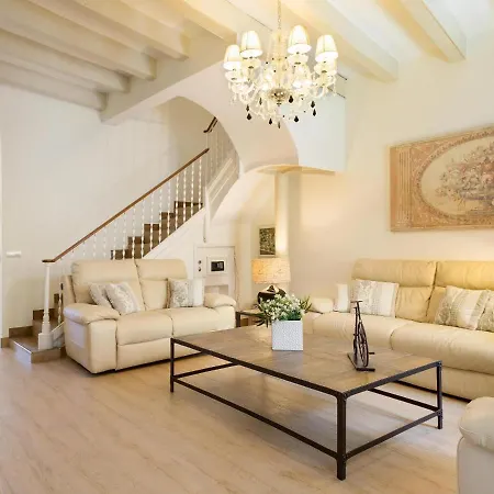 Spaces House-4 Bedrooms, 3 Bathrooms, Large Terrace,, Center-beach *
