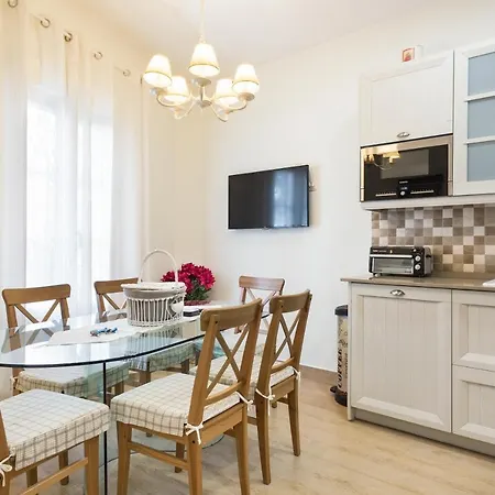 Spaces House-4 Bedrooms, 3 Bathrooms, Large Terrace,, Center-beach Villa *