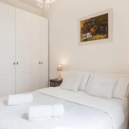 Spaces House-4 Bedrooms, 3 Bathrooms, Large Terrace,, Center-beach *