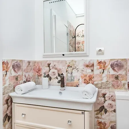 Spaces House-4 Bedrooms, 3 Bathrooms, Large Terrace, Jacuzzi, Center-beach Vila