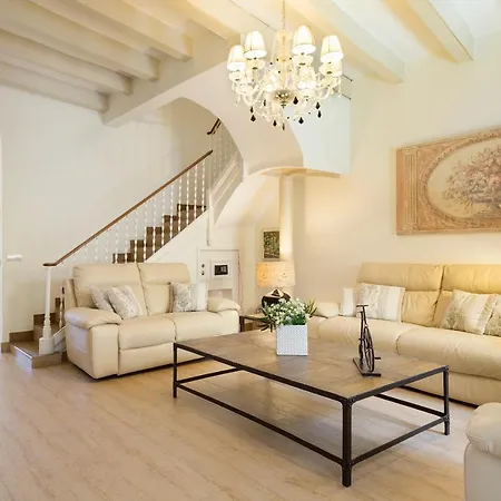 Spaces House-4 Bedrooms, 3 Bathrooms, Large Terrace,, Center-beach *