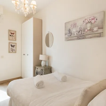 Spaces House-4 Bedrooms, 3 Bathrooms, Large Terrace,, Center-beach فيلة سيدجيس