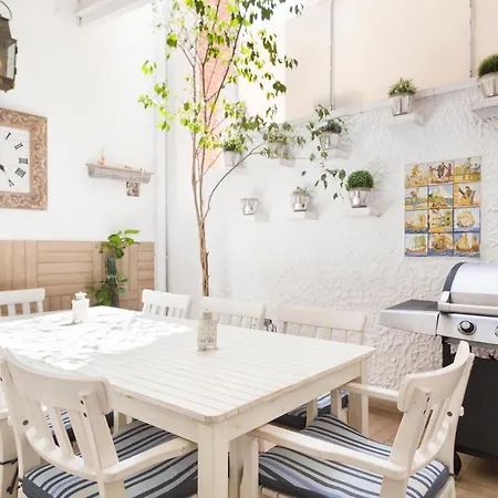 Spaces House-4 Bedrooms, 3 Bathrooms, Large Terrace, Jacuzzi, Center-beach * Sitges