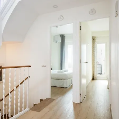 Spaces House-4 Bedrooms, 3 Bathrooms, Large Terrace, Jacuzzi, Center-beach Vila