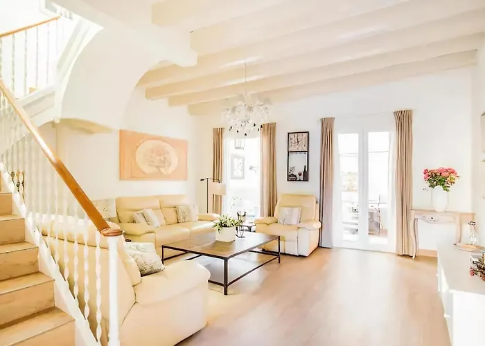 Spaces House-4 Bedrooms, 3 Bathrooms, Large Terrace, Jacuzzi, Center-beach Вилла Сиджес