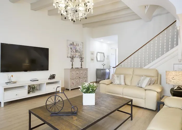 别墅 Spaces House-4 Bedrooms, 3 Bathrooms, Large Terrace, Jacuzzi, Center-beach