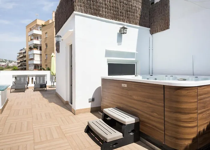 Spaces House-4 Bedrooms, 3 Bathrooms, Large Terrace, Jacuzzi, Center-beach *