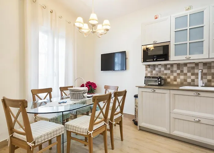 Spaces House-4 Bedrooms, 3 Bathrooms, Large Terrace, Jacuzzi, Center-beach Vila *