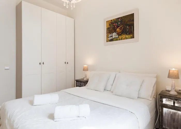 Spaces House-4 Bedrooms, 3 Bathrooms, Large Terrace, Jacuzzi, Center-beach *