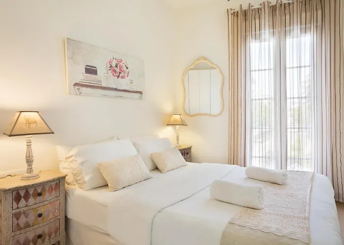 Spaces House-4 Bedrooms, 3 Bathrooms, Large Terrace, Jacuzzi, Center-beach * Сиджес