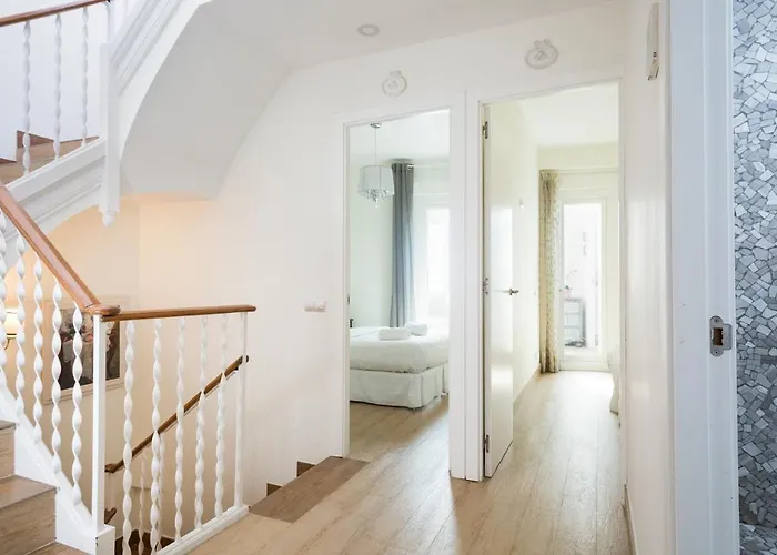 Spaces House-4 Bedrooms, 3 Bathrooms, Large Terrace, Jacuzzi, Center-beach Вилла