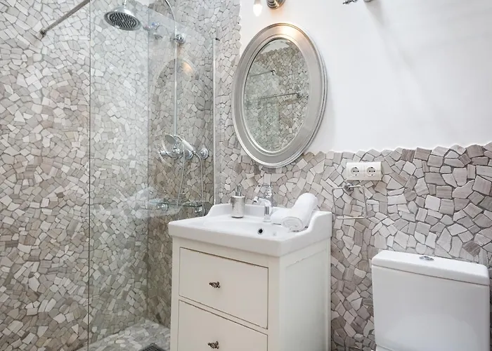 Spaces House-4 Bedrooms, 3 Bathrooms, Large Terrace, Jacuzzi, Center-beach * Sitges